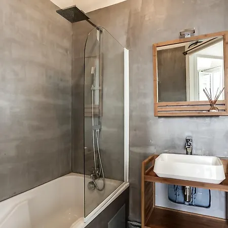 Design Studio Near Le Grand Rex Paris