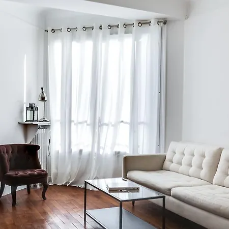Design Studio Near Le Grand Rex *