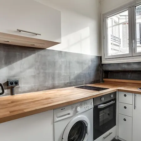 Design Studio Near Le Grand Rex