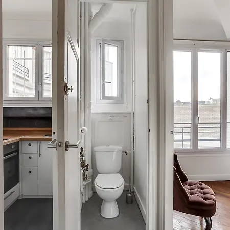 Apartment Design Studio Near Le Grand Rex Paris