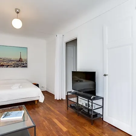 Apartment Design Studio Near Le Grand Rex
