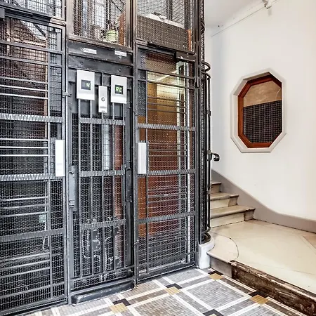 Design Studio Near Le Grand Rex